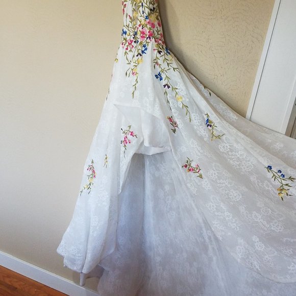 SHERRI HILL WHITE FLORAL LACE PROM DRESS - Picture 10 of 16